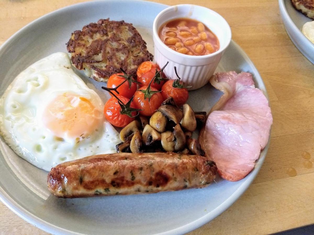 Pentre Isaf Bed & Breakfast คอนวี ภายนอก รูปภาพ