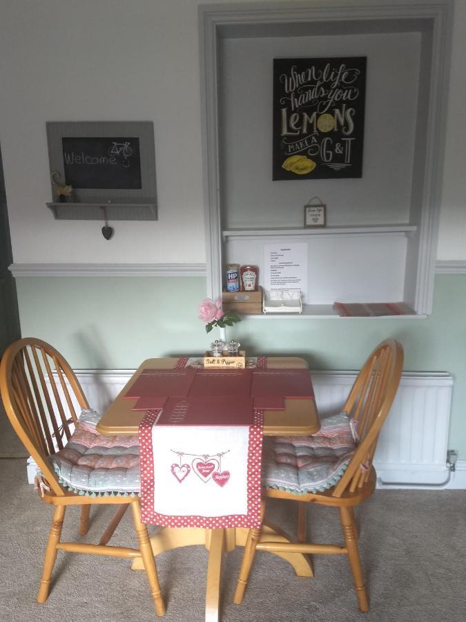 Pentre Isaf Bed & Breakfast คอนวี ภายนอก รูปภาพ